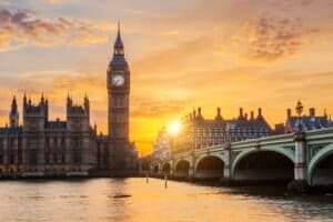 Big Ben in London bei Sonnenuntergang